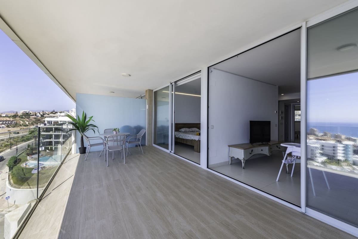 2 makuuhuone Huoneisto myytävänä paikassa Fuengirola mukana uima-altaan 
autotalli - 699 000 € (Ref: 9353996)