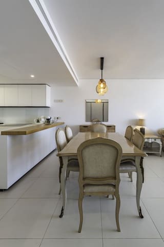 2 makuuhuone Huoneisto myytävänä paikassa El Higuerón, Fuengirola mukana uima-altaan 
autotalli - 699 000 € (Ref: 9353996)