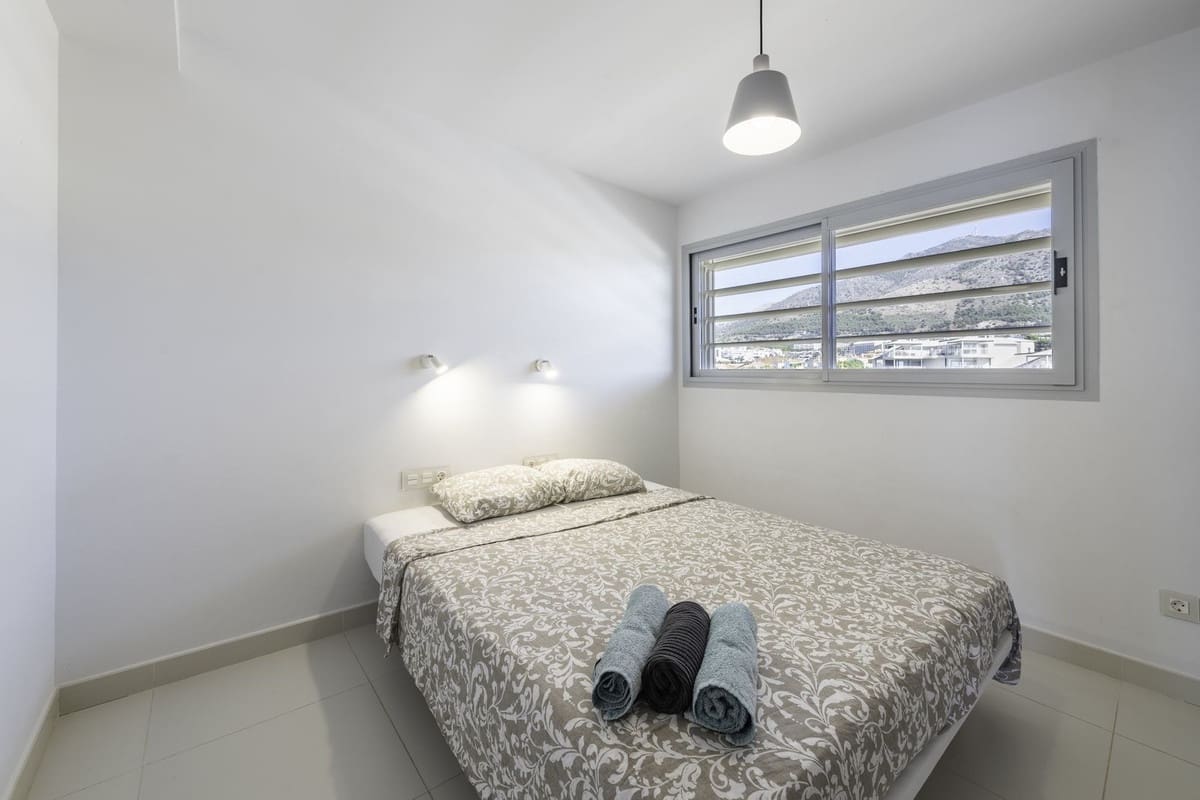 2 makuuhuone Huoneisto myytävänä paikassa Fuengirola mukana uima-altaan 
autotalli - 699 000 € (Ref: 9353996)