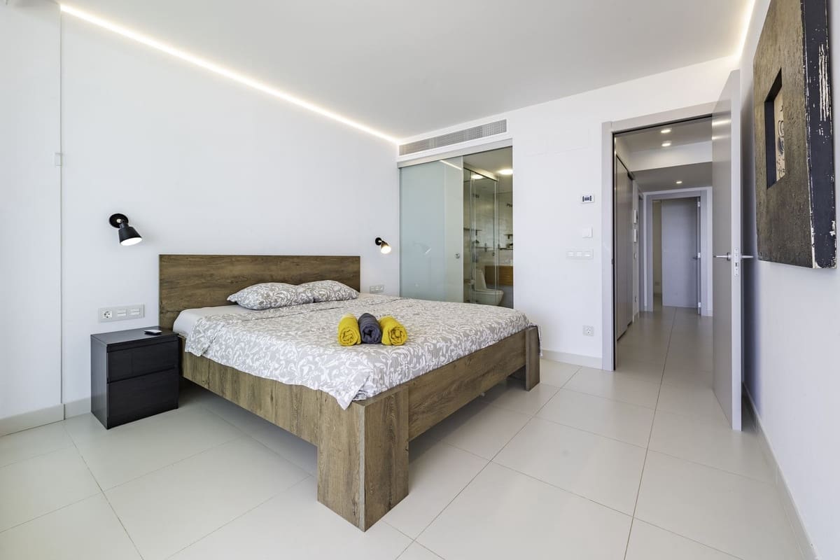 2 makuuhuone Huoneisto myytävänä paikassa Fuengirola mukana uima-altaan 
autotalli - 699 000 € (Ref: 9353996)