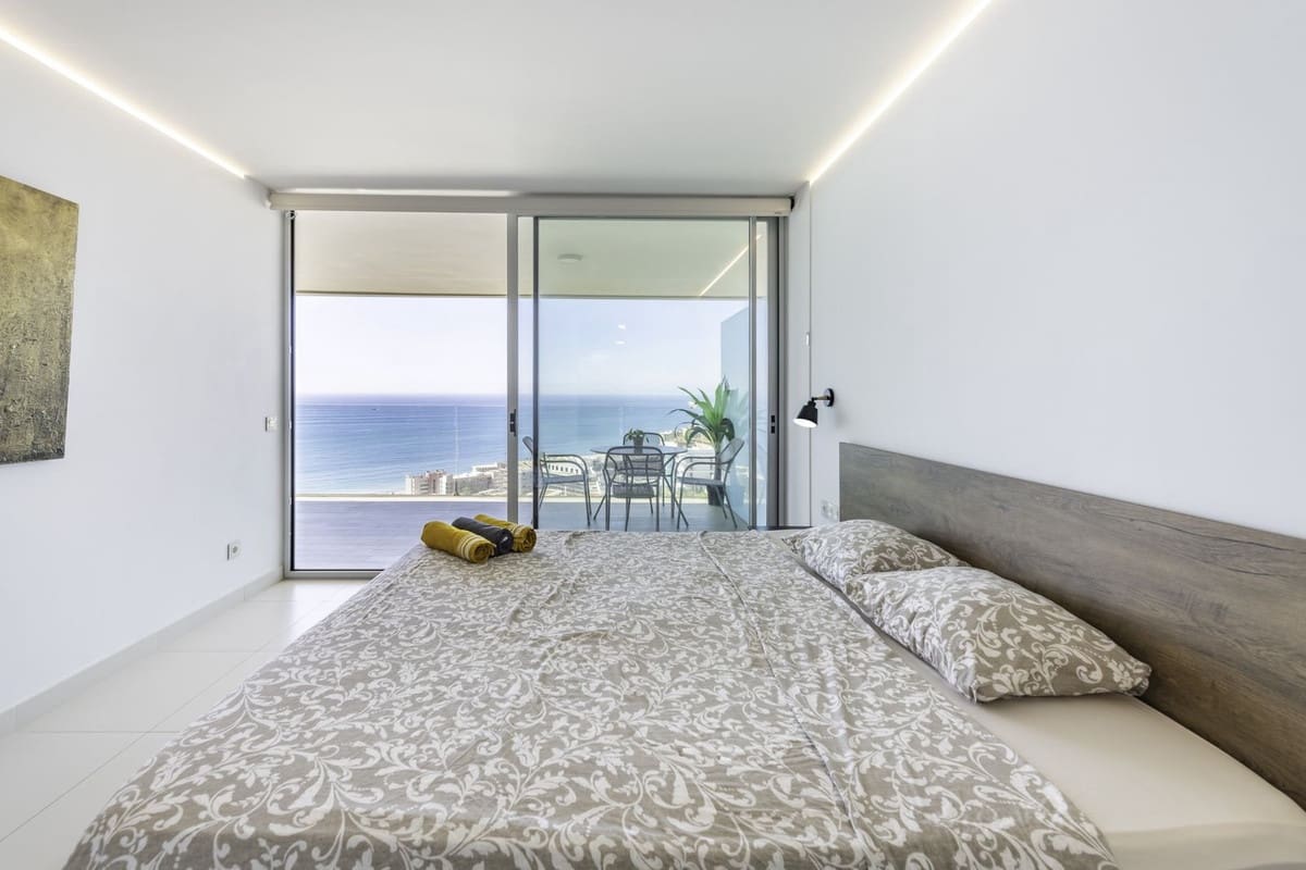 2 makuuhuone Huoneisto myytävänä paikassa Fuengirola mukana uima-altaan 
autotalli - 699 000 € (Ref: 9353996)