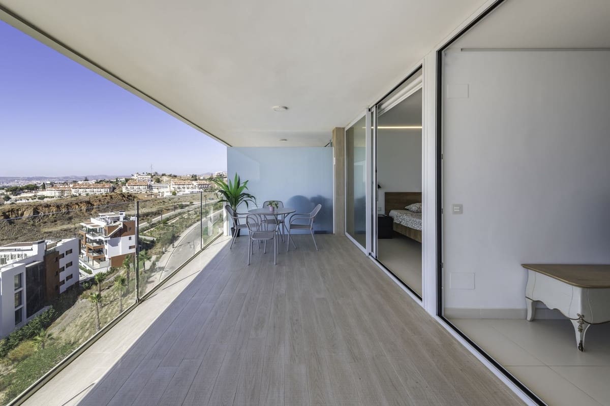 2 makuuhuone Huoneisto myytävänä paikassa Fuengirola mukana uima-altaan 
autotalli - 699 000 € (Ref: 9353996)