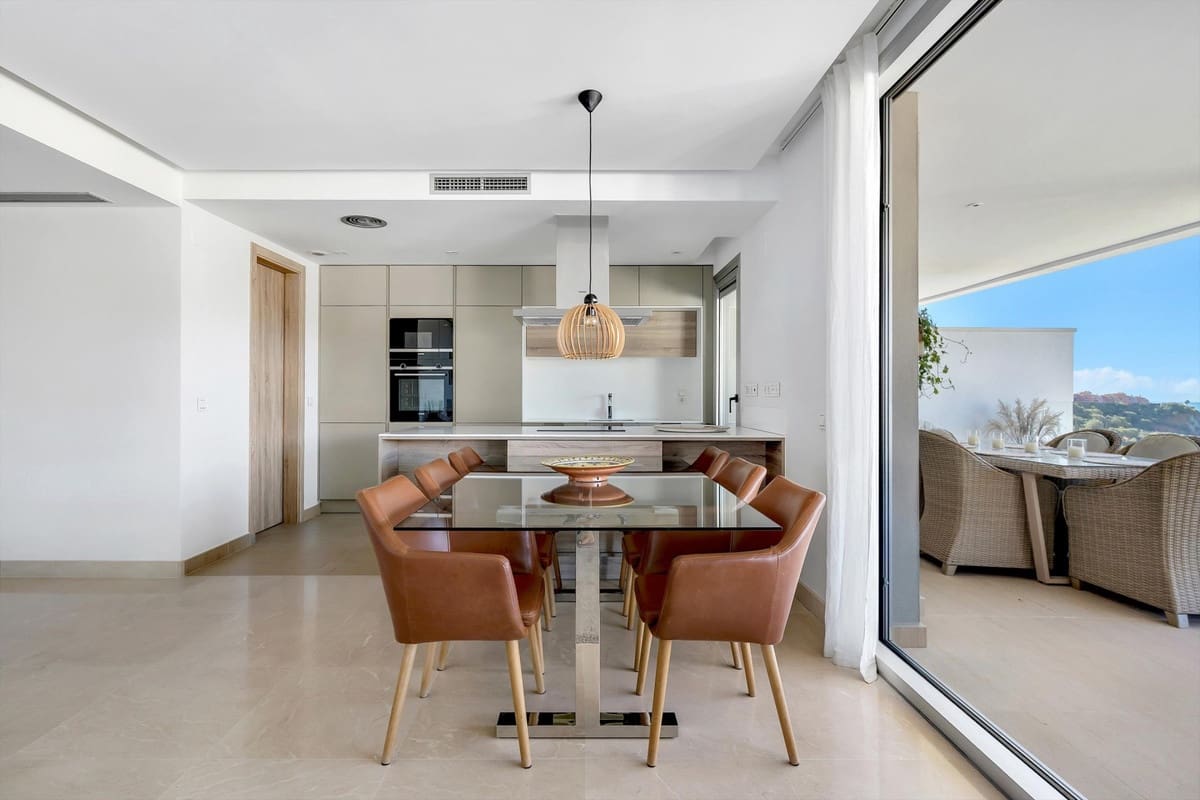 3 soverom Leilighet til salgs i Benahavis med svømmebasseng garasje - € 945 000 (Ref: 9354015)