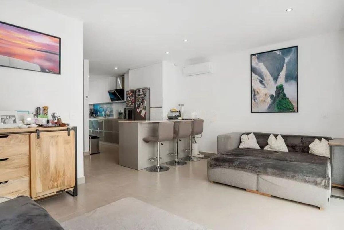 3 quarto Moradia Geminada para venda em Estepona com garagem - 645 000 € (Ref: 9354034)