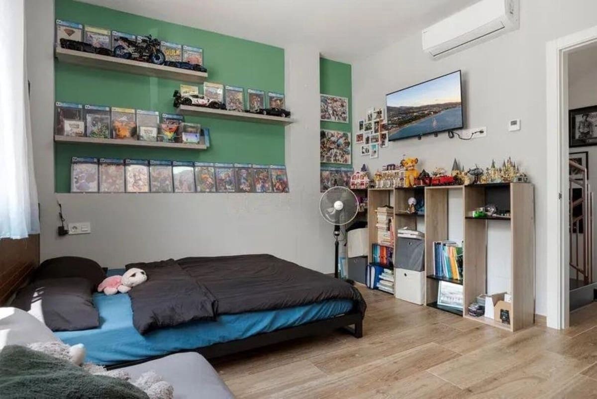 3 quarto Moradia Geminada para venda em Estepona com garagem - 645 000 € (Ref: 9354034)