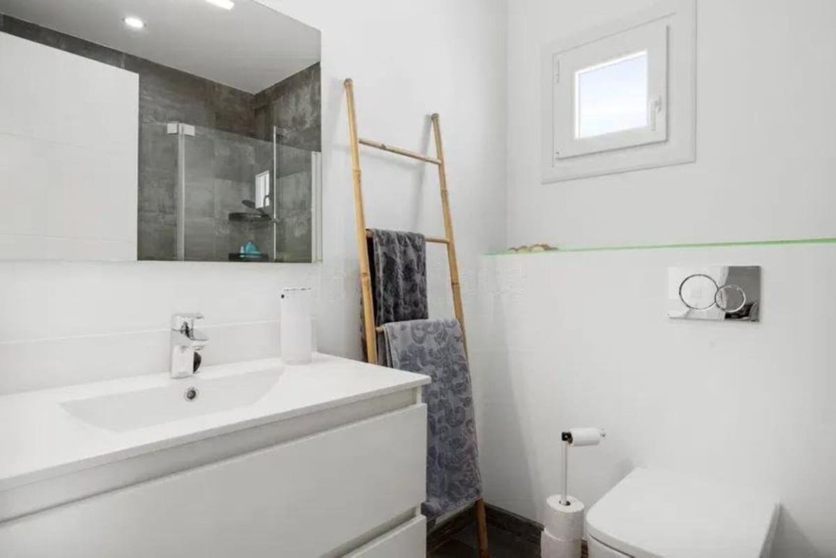 3 quarto Moradia Geminada para venda em Estepona com garagem - 645 000 € (Ref: 9354034)