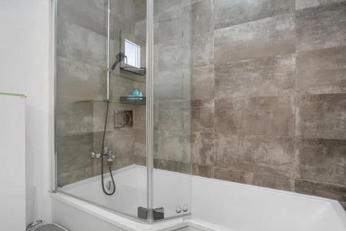 3 quarto Moradia Geminada para venda em Estepona com garagem - 645 000 € (Ref: 9354034)