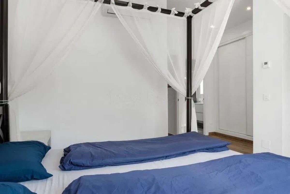 3 quarto Moradia Geminada para venda em Estepona com garagem - 645 000 € (Ref: 9354034)