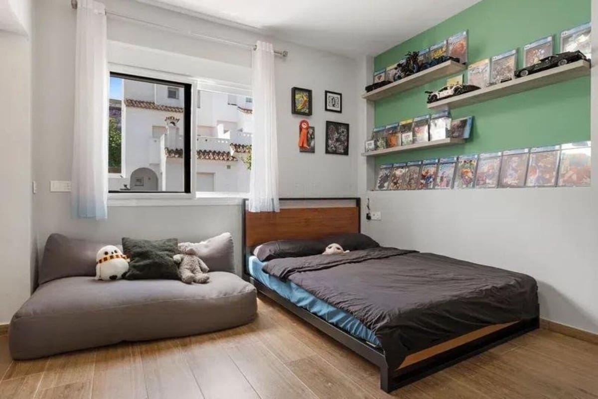 3 quarto Moradia Geminada para venda em Estepona com garagem - 645 000 € (Ref: 9354034)