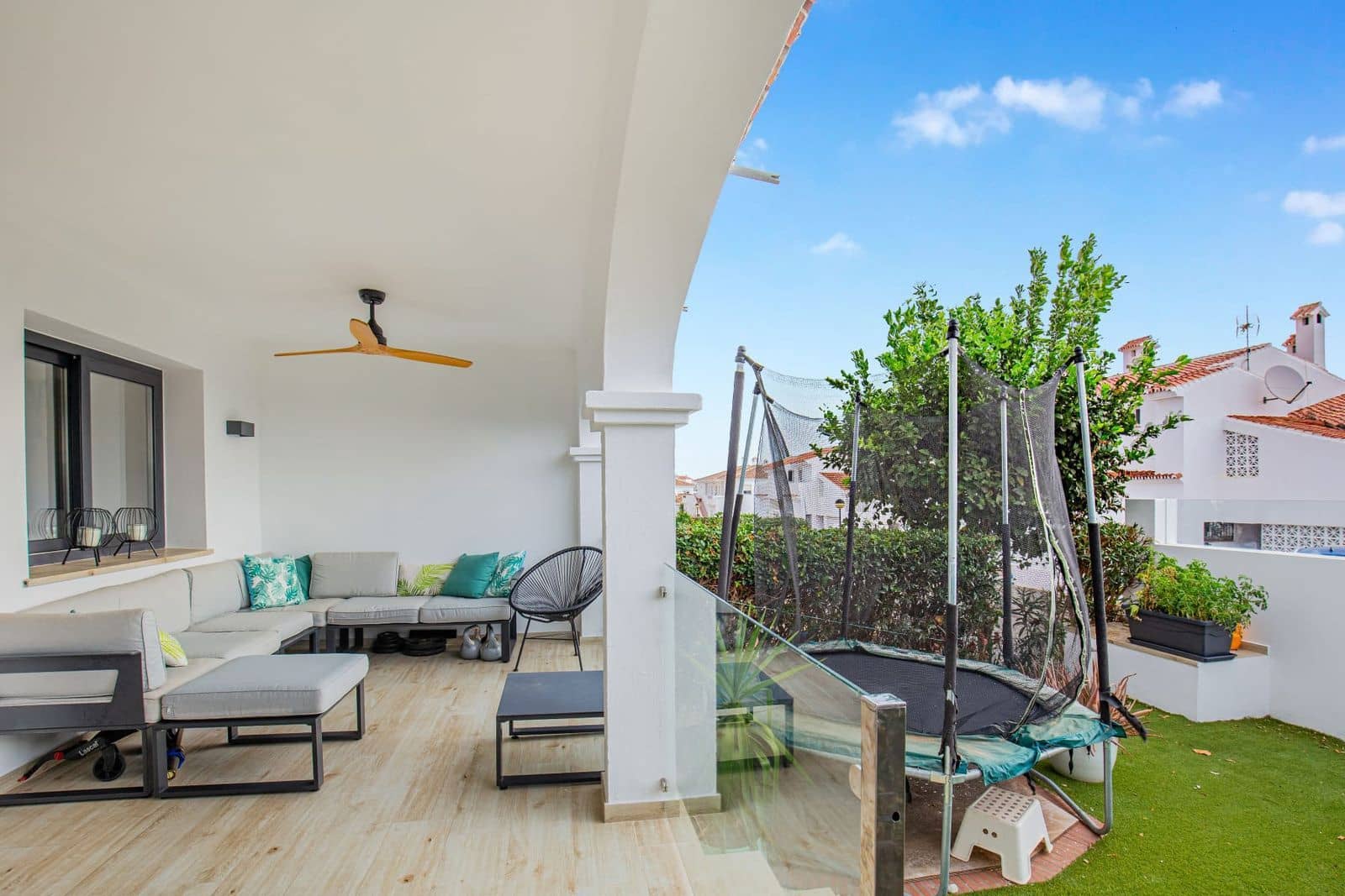 3 bedroom Townhouse for sale in Manilva with pool - € 395,000 (Ref: 9354068)