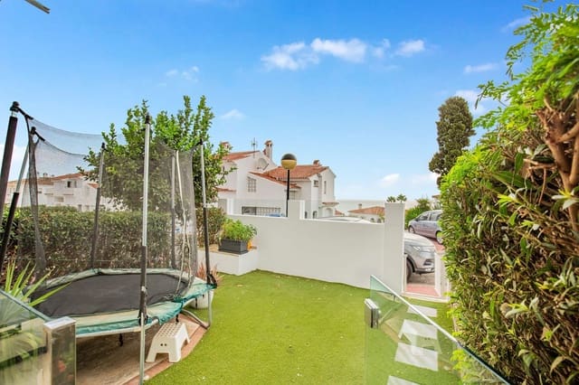 3 chambre Maison de Ville à vendre à Manilva avec piscine - 395 000 € (Ref: 9354068)