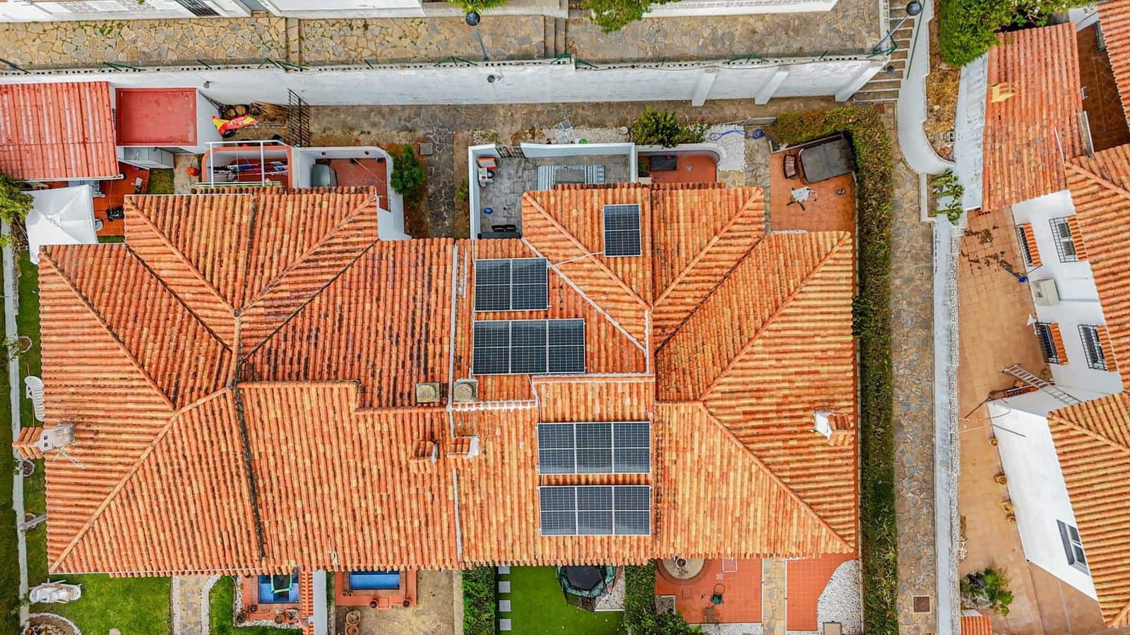 3 bedroom Townhouse for sale in Manilva with pool - € 395,000 (Ref: 9354068)