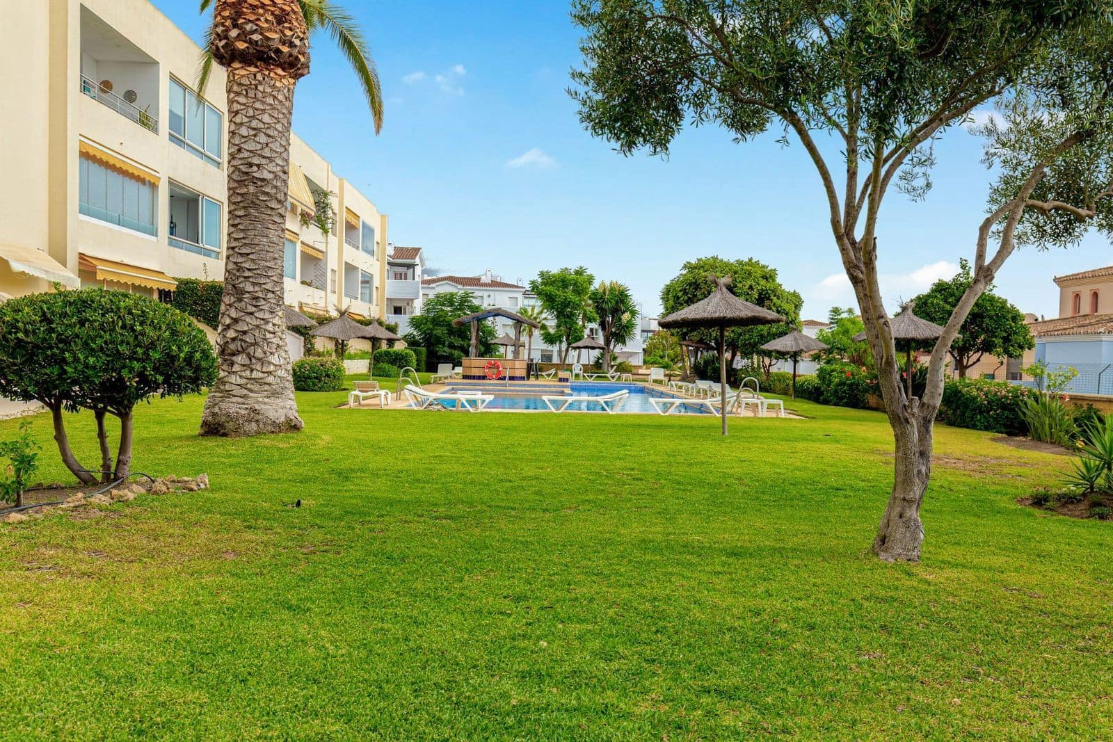 3 bedroom Townhouse for sale in Manilva with pool - € 395,000 (Ref: 9354068)