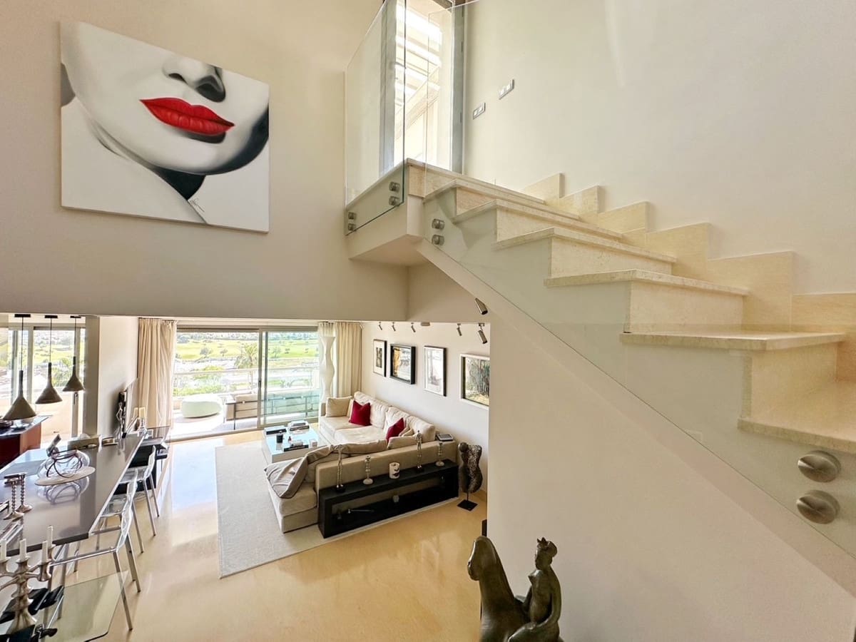 2 soverom Penthouse til salgs i Benahavis med svømmebasseng garasje - € 1 250 000 (Ref: 9356915)