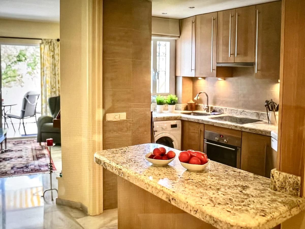 Apartamento de 1 habitación en Marbella en venta con piscina - 280.000 € (Ref: 9356926)