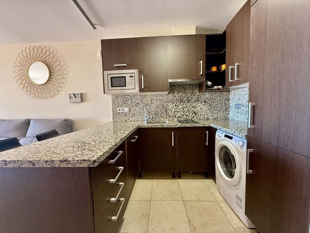 1 soverom Penthouse til salgs i Benalmádena med svømmebasseng garasje - € 270 000 (Ref: 9357458)