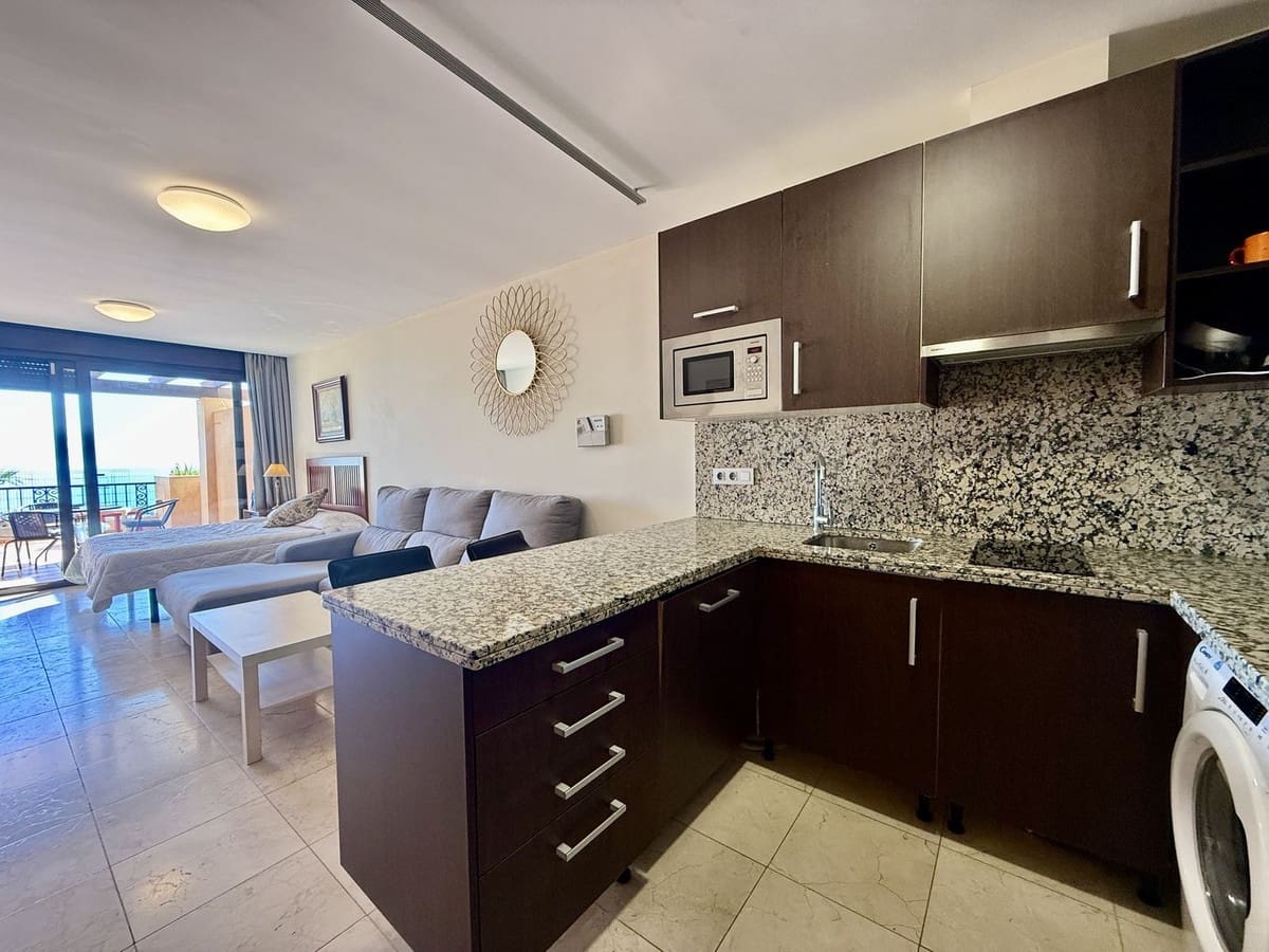 1 soverom Penthouse til salgs i Benalmadena med svømmebasseng garasje - € 270 000 (Ref: 9357458)