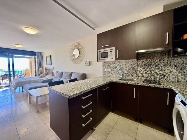 1 soverom Penthouse til salgs i Benalmádena med svømmebasseng garasje - € 270 000 (Ref: 9357458)