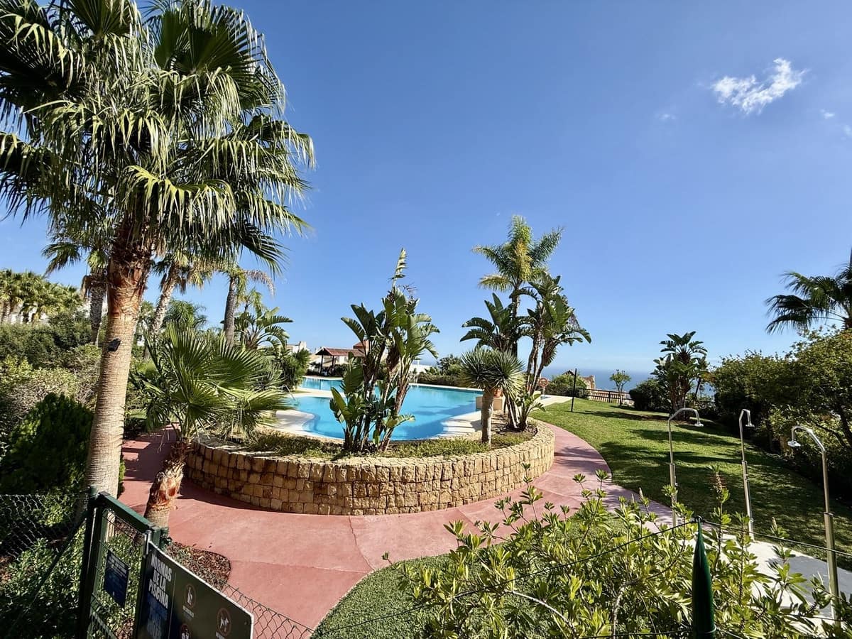 1 soverom Penthouse til salgs i Benalmadena med svømmebasseng garasje - € 270 000 (Ref: 9357458)