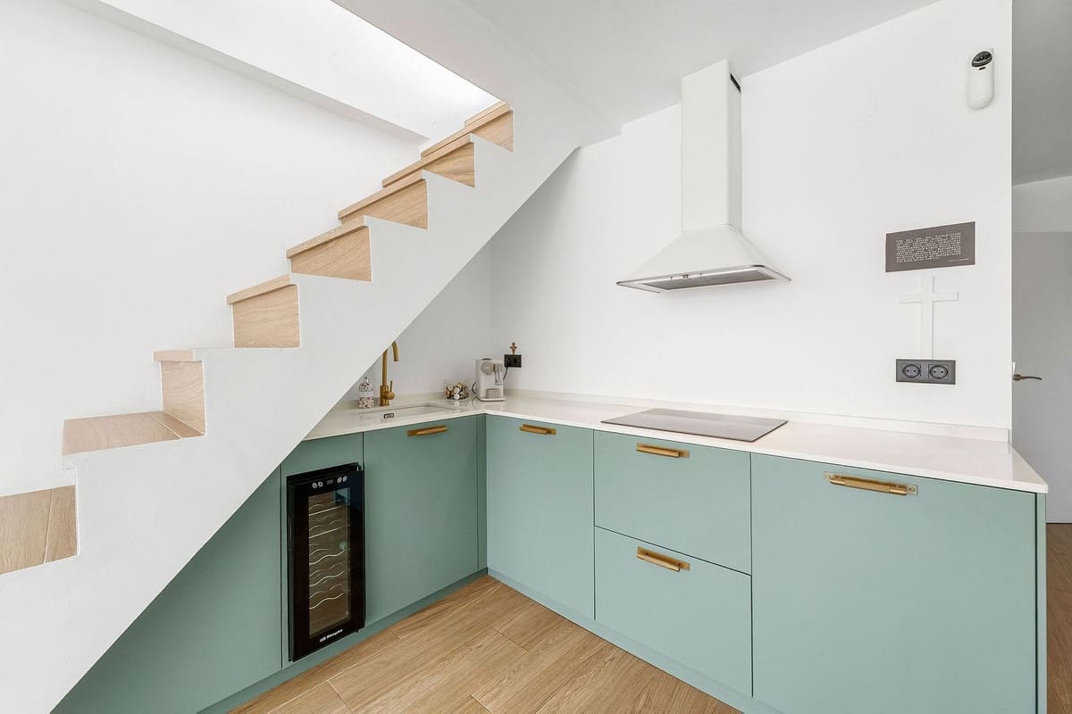 2 bedroom Penthouse for sale in Nueva Andalucia with pool - € 475,000 (Ref: 9357780)