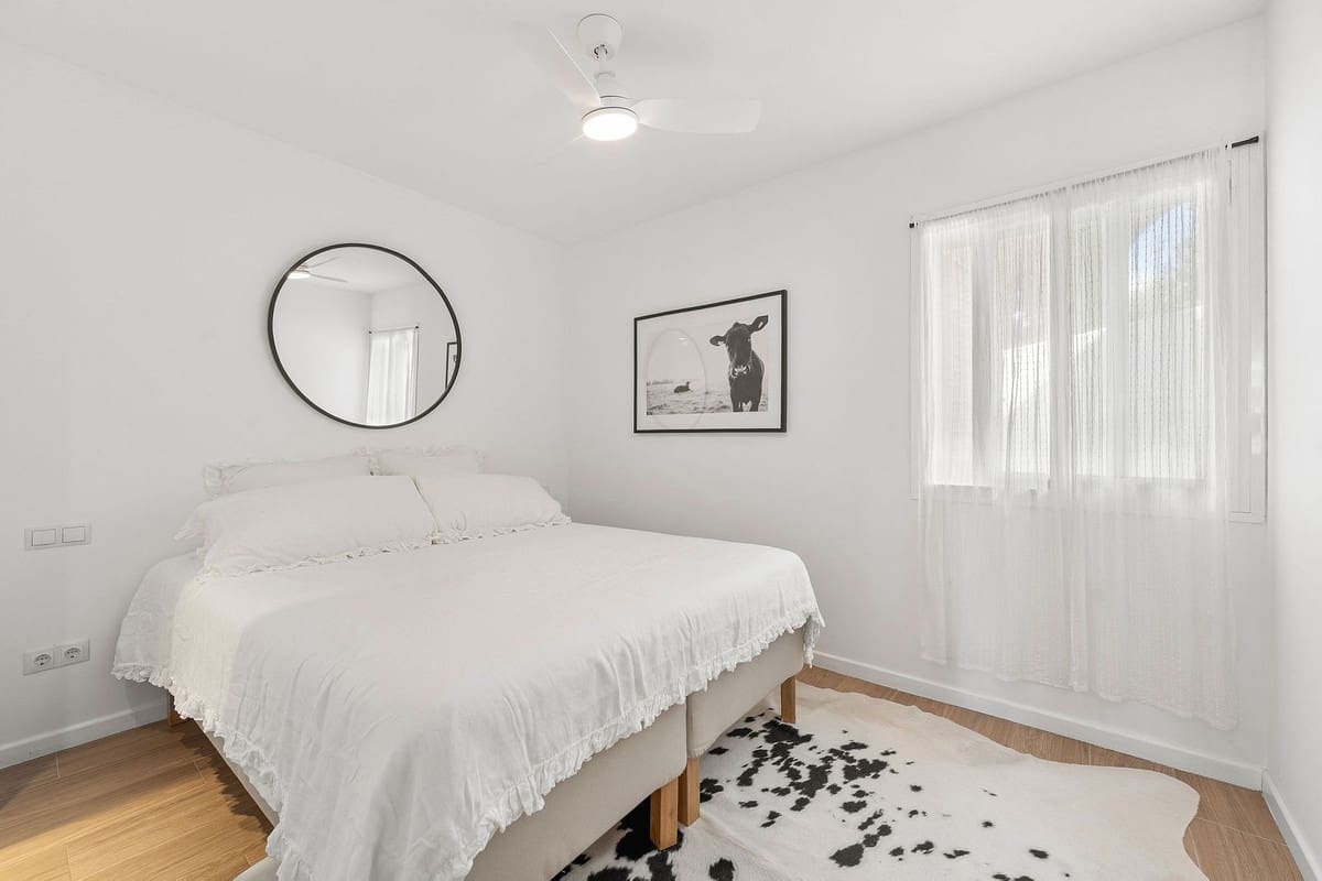 2 bedroom Penthouse for sale in Nueva Andalucia with pool - € 475,000 (Ref: 9357780)