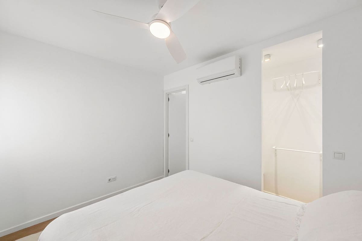 2 bedroom Penthouse for sale in Nueva Andalucia with pool - € 475,000 (Ref: 9357780)