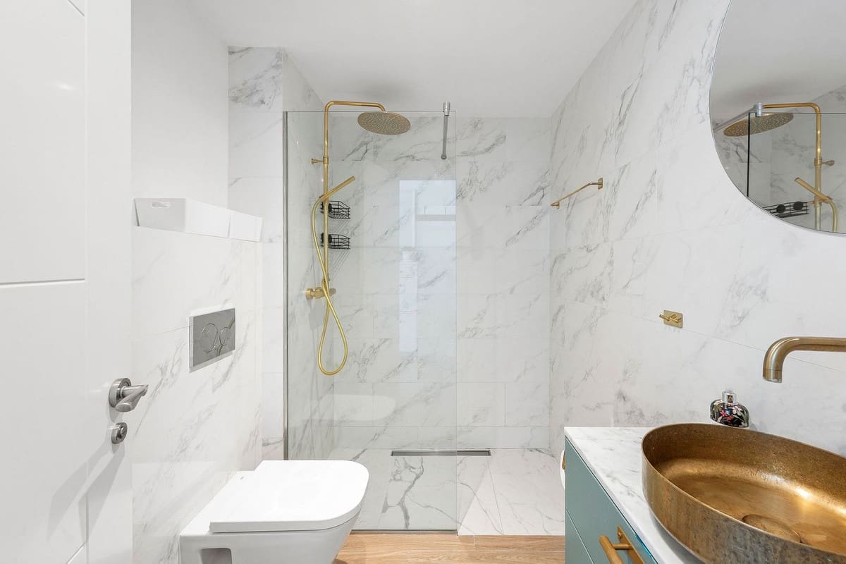 2 bedroom Penthouse for sale in Nueva Andalucia with pool - € 475,000 (Ref: 9357780)