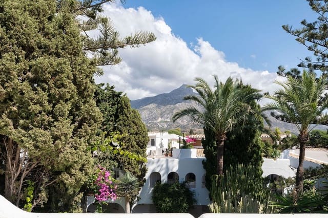 2 sypialnia Penthouse na sprzedaż w Nueva Andalucia, Marbella z basenem - 475 000 € (Ref: 9357780)