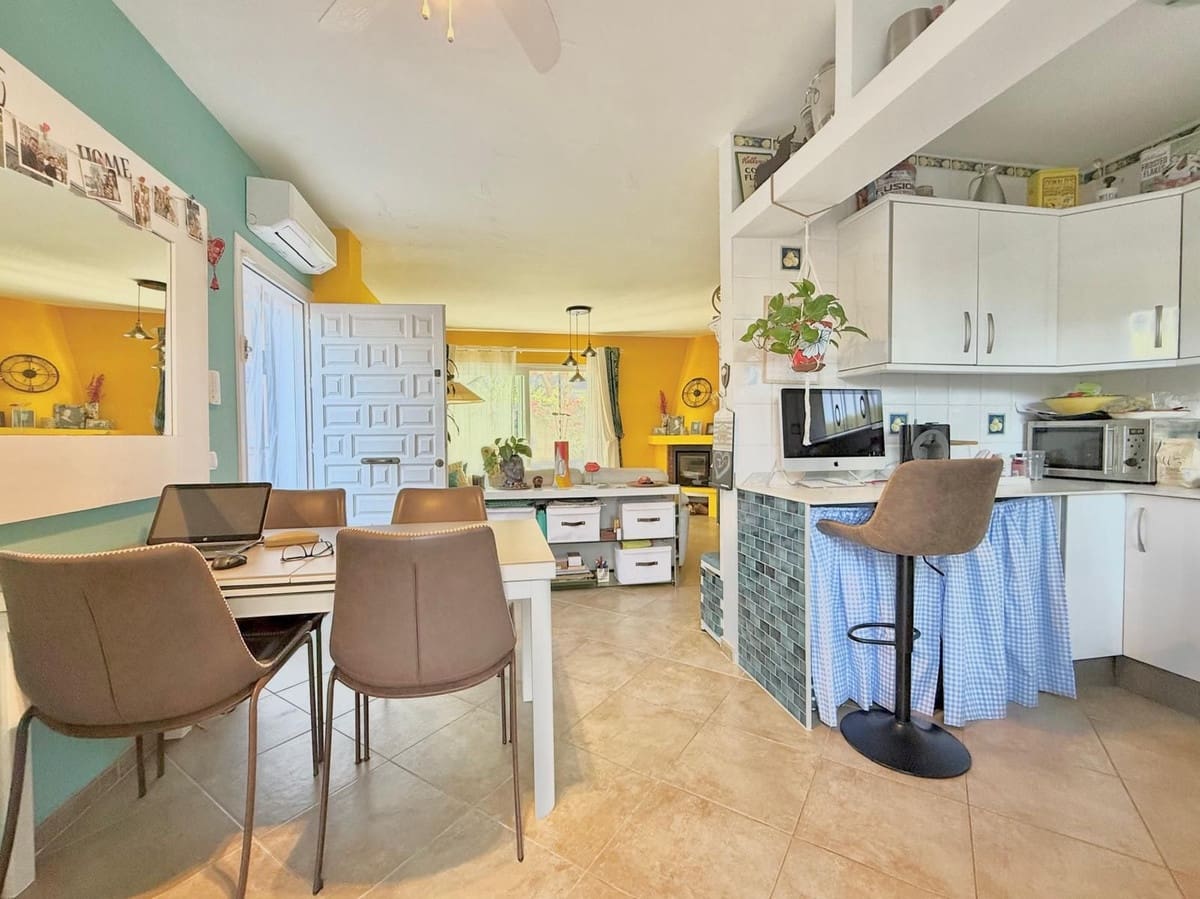 2 soveværelse Semi-Rækkehus til salg i Calahonda med swimmingpool - € 499.000 (Ref: 9360351)