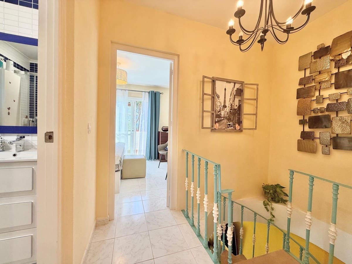 2 soveværelse Semi-Rækkehus til salg i Calahonda med swimmingpool - € 499.000 (Ref: 9360351)