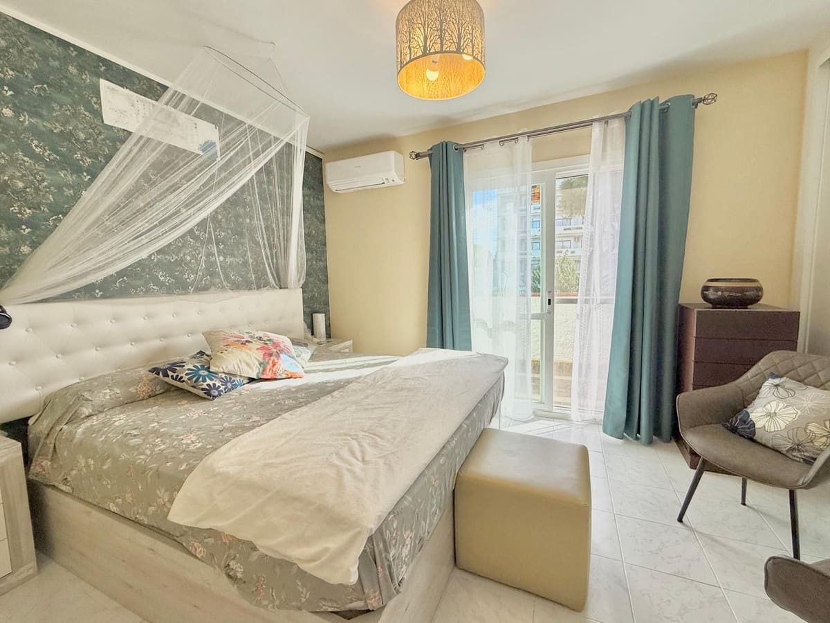 2 soveværelse Semi-Rækkehus til salg i Calahonda med swimmingpool - € 499.000 (Ref: 9360351)