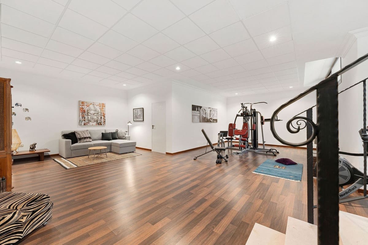 4 sypialnia Willa na sprzedaż w San Pedro de Alcantara z basenem garażem - 2 195 000 € (Ref: 9360582)