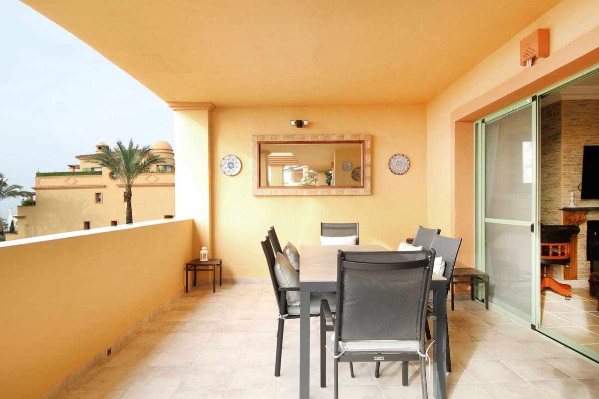 3 makuuhuone Huoneisto myytävänä paikassa Estepona mukana uima-altaan 
autotalli - 699 000 € (Ref: 9362765)