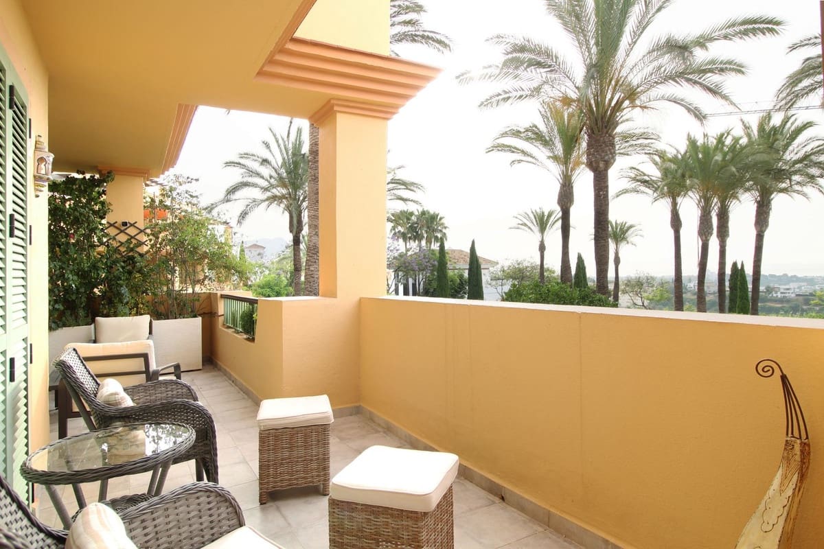 3 makuuhuone Huoneisto myytävänä paikassa Estepona mukana uima-altaan 
autotalli - 699 000 € (Ref: 9362765)