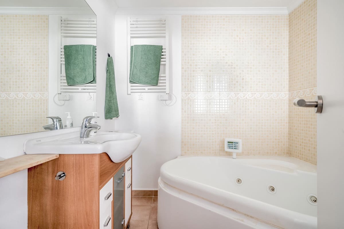 2 makuuhuone Huoneisto myytävänä paikassa Nueva Andalucia mukana uima-altaan - 499 000 € (Ref: 9362825)