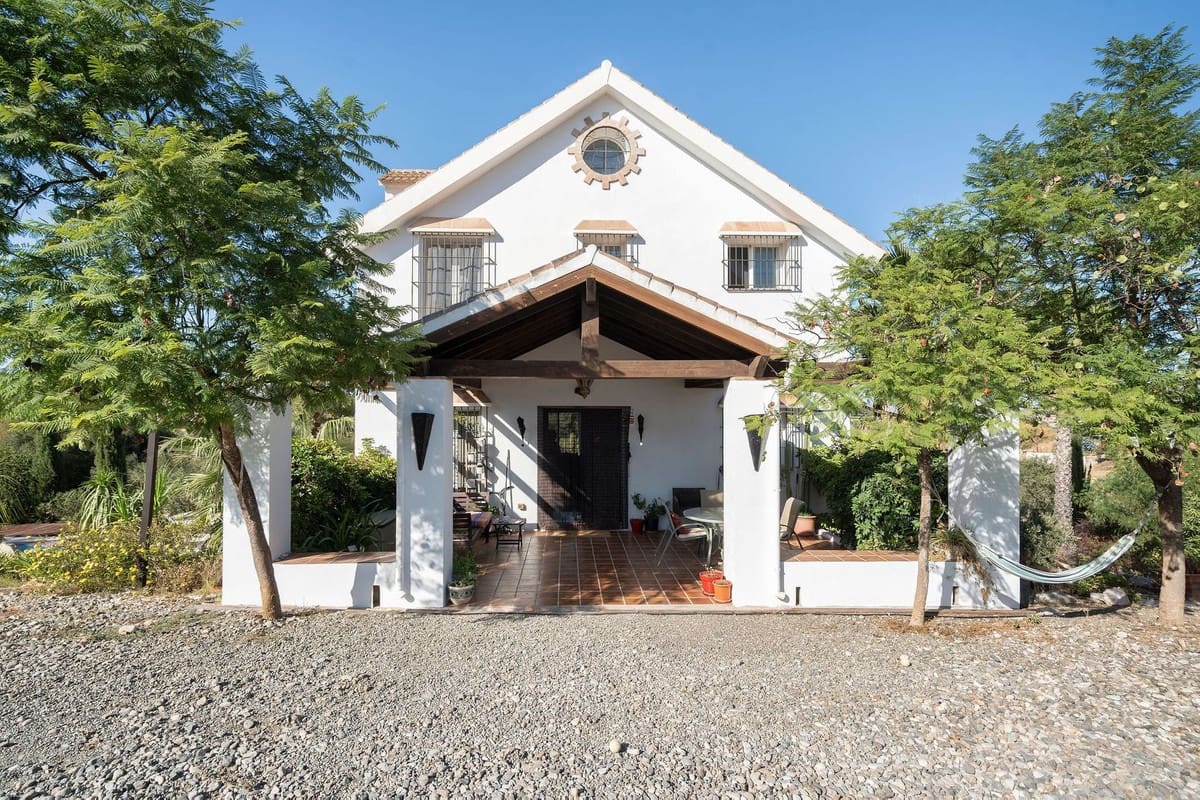 4 sypialnia Willa na sprzedaż w Alhaurin de la Torre z basenem garażem - 639 000 € (Ref: 9363304)