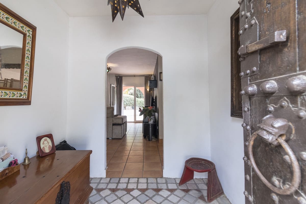 3 soveværelse Semi-Rækkehus til salg i Marbella - € 2.000.000 (Ref: 9366907)