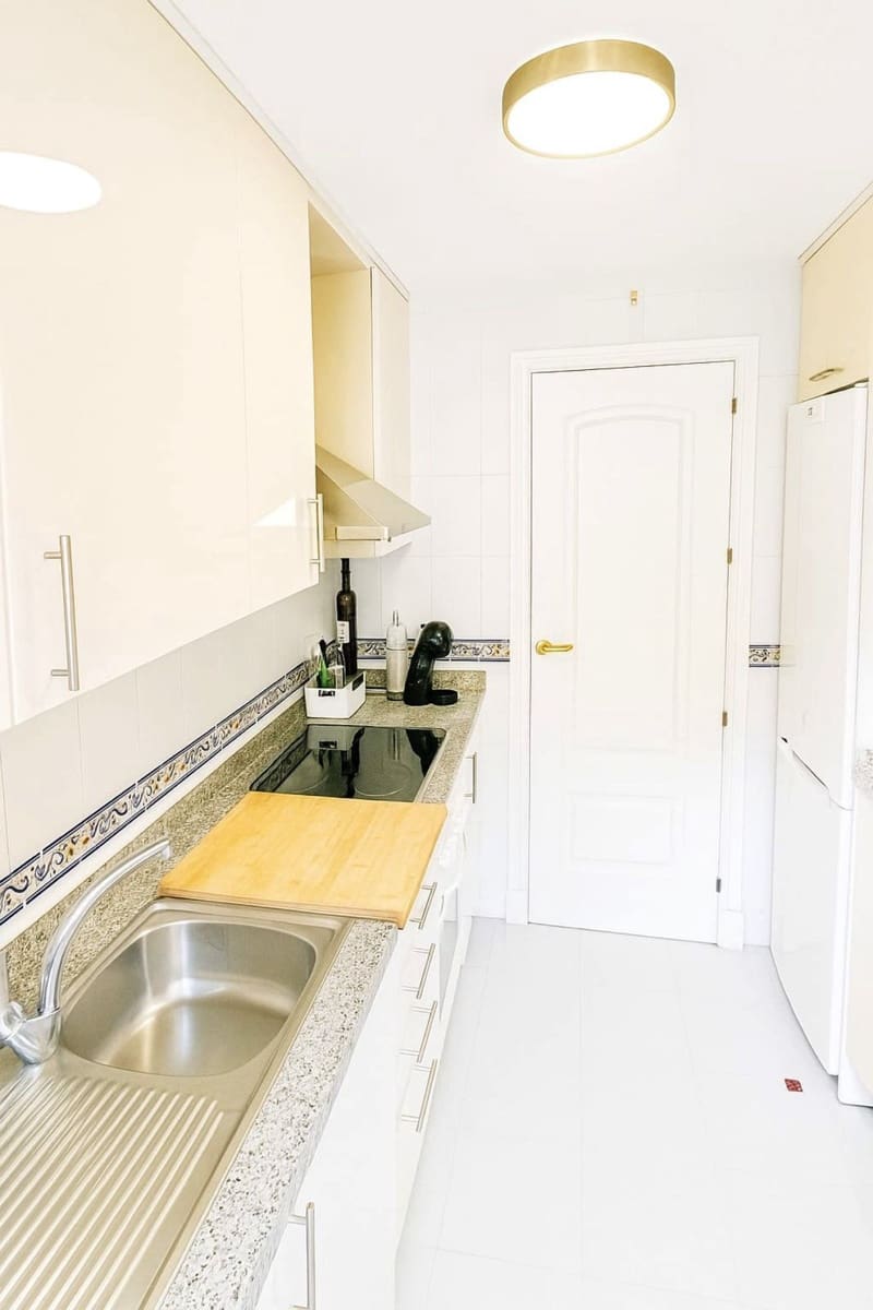 2 bedroom Penthouse for sale in La Duquesa / Puerto de la Duquesa with pool garage - € 260,000 (Ref: 9367764)