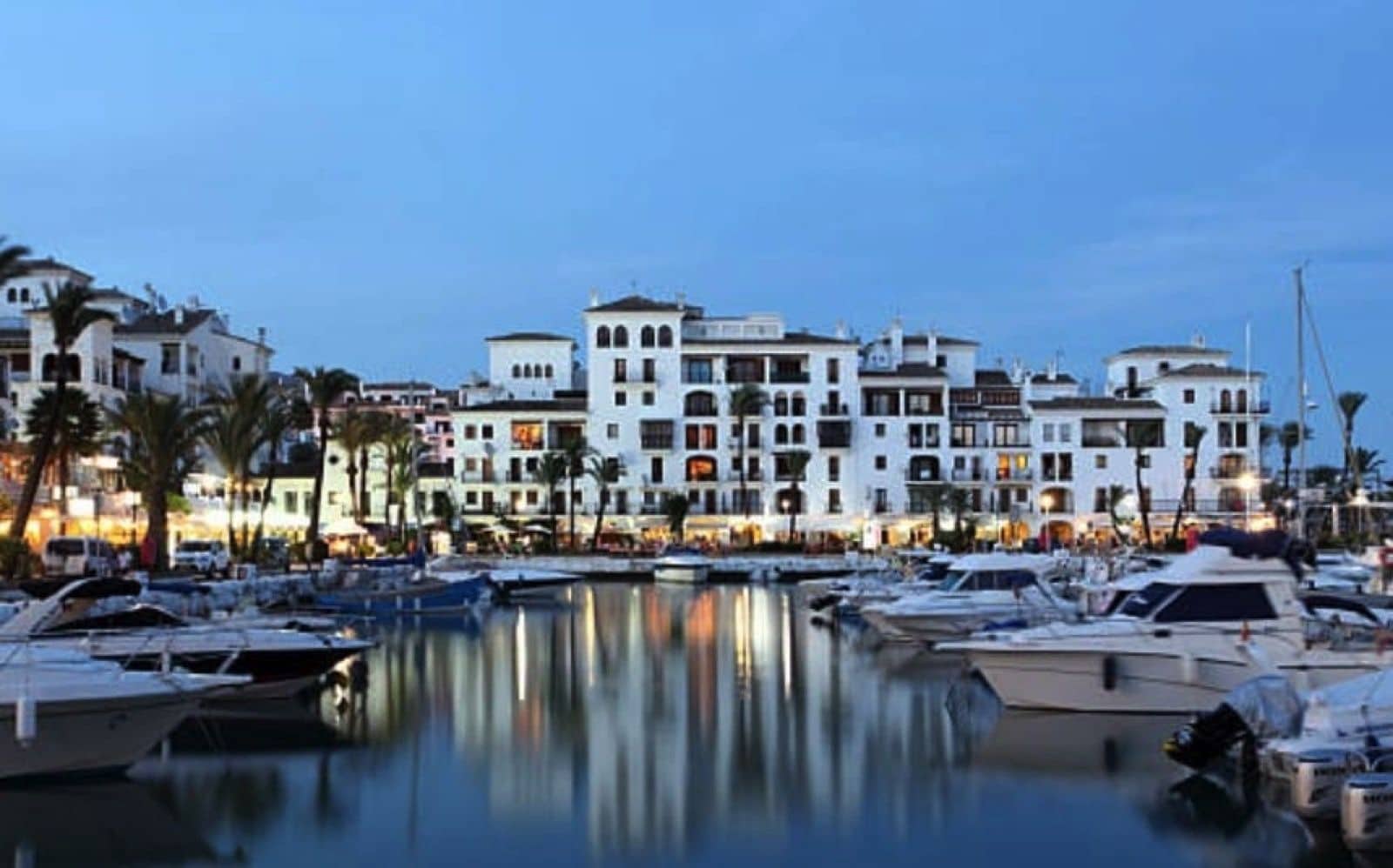 2 bedroom Penthouse for sale in La Duquesa / Puerto de la Duquesa with pool garage - € 260,000 (Ref: 9367764)