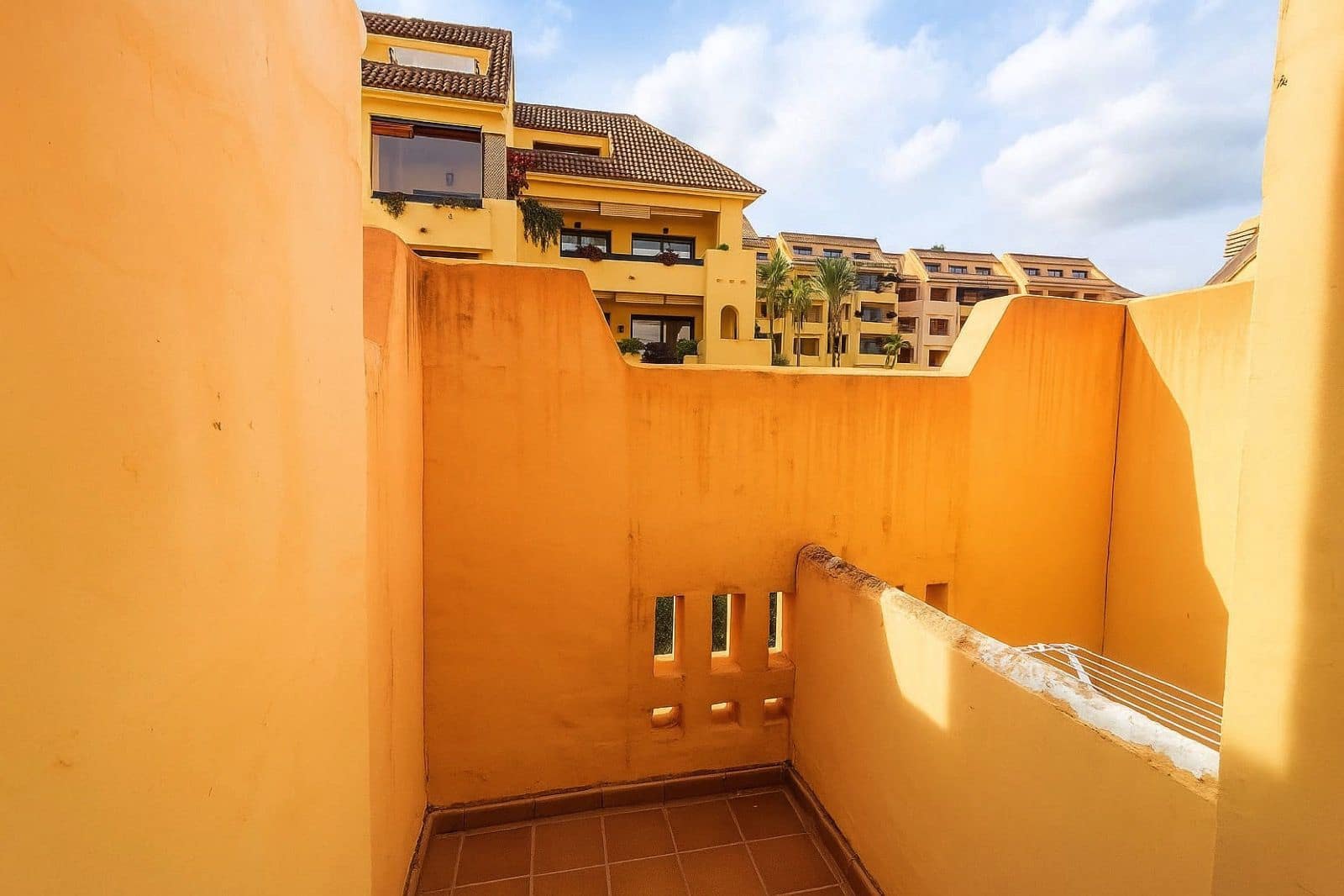2 bedroom Penthouse for sale in La Duquesa / Puerto de la Duquesa with pool garage - € 260,000 (Ref: 9367764)
