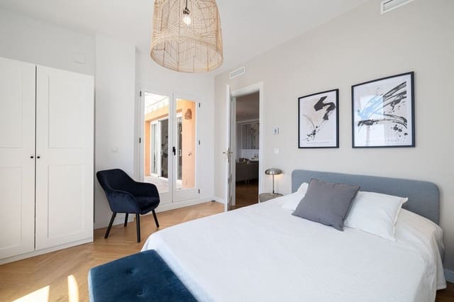 3 sypialnia Penthouse na sprzedaż w Nueva Andalucia, Marbella z basenem garażem - 1 145 000 € (Ref: 9367765)