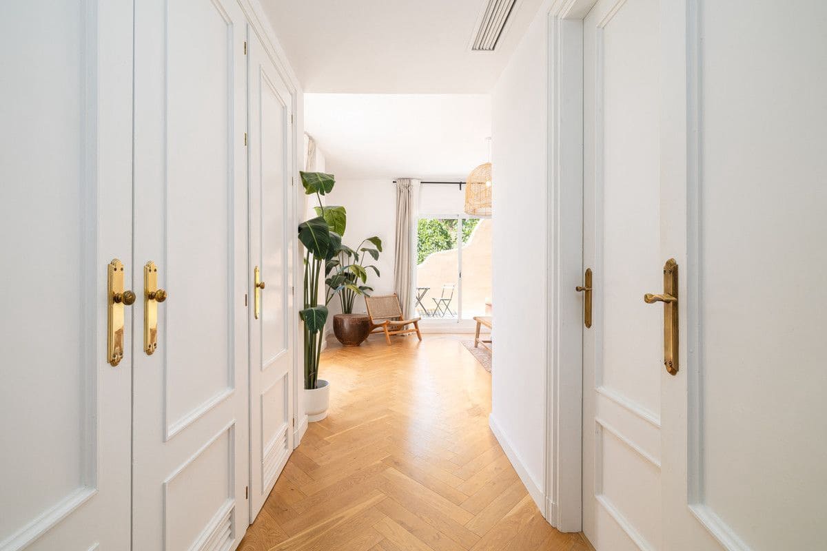 3 sypialnia Penthouse na sprzedaż w Nueva Andalucia z basenem garażem - 1 145 000 € (Ref: 9367765)