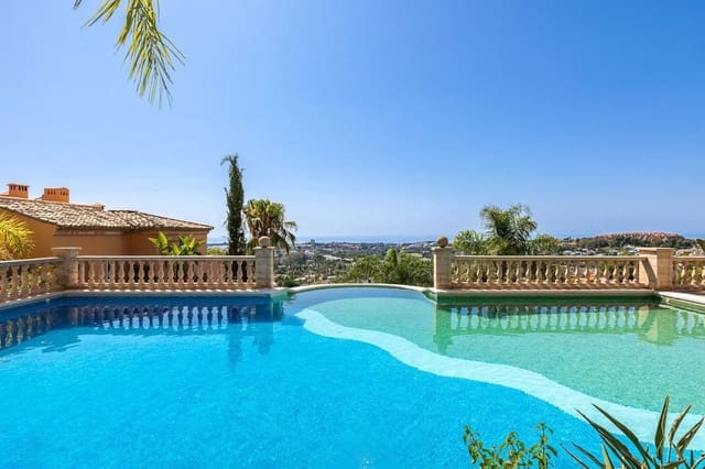 3 sypialnia Penthouse na sprzedaż w Nueva Andalucia, Marbella z basenem garażem - 1 145 000 € (Ref: 9367765)