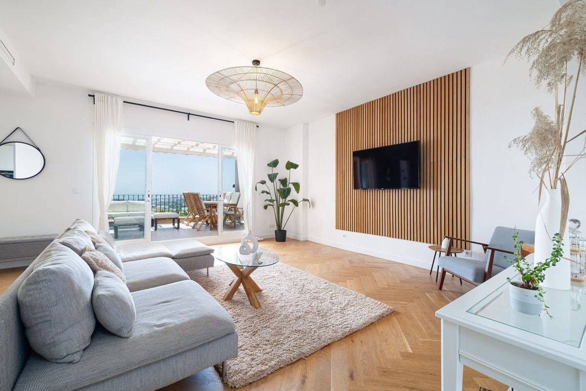 3 sypialnia Penthouse na sprzedaż w Nueva Andalucia z basenem garażem - 1 145 000 € (Ref: 9367765)