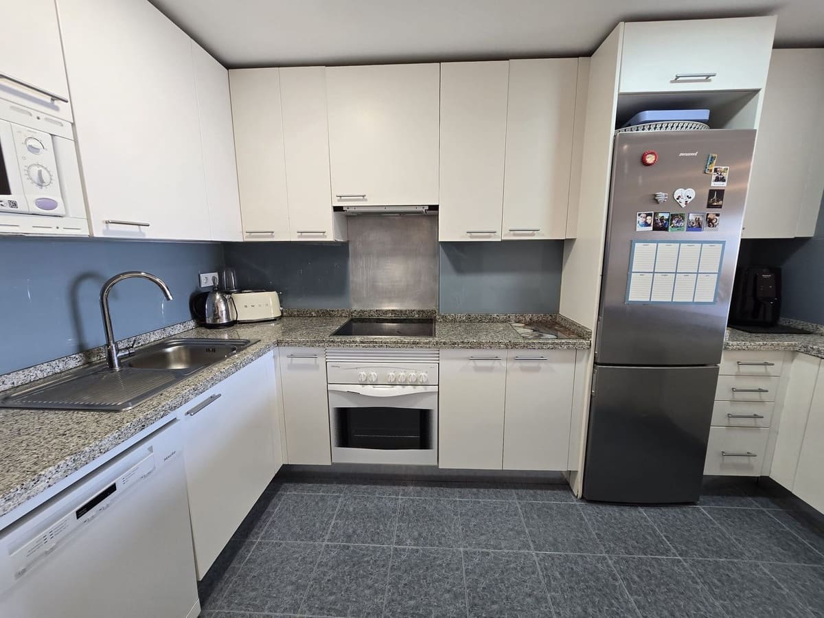 2 bedroom Apartment for sale in Torrequebrada with pool garage - € 660,000 (Ref: 9373812)