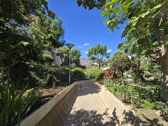 2 soverom Leilighet til salgs i Torrequebrada, Benalmádena med svømmebasseng garasje - € 660 000 (Ref: 9373812)