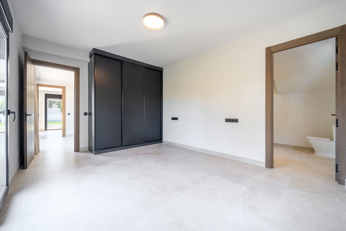 5 sypialnia Willa na sprzedaż w La Cala de Mijas z basenem garażem - 2 295 000 € (Ref: 9373893)