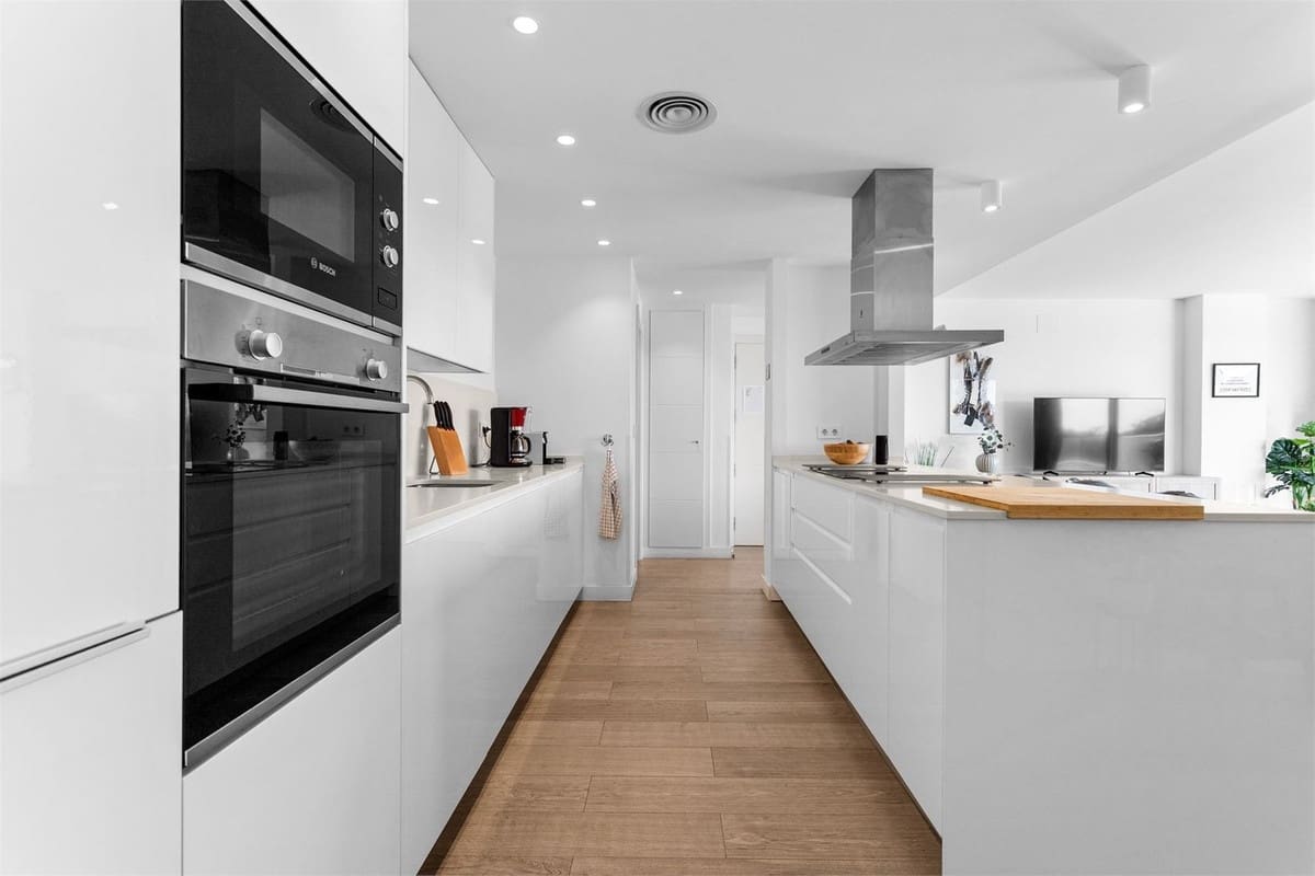 3 bedroom Apartment for sale in Mijas Costa with pool garage - € 619,000 (Ref: 9379310)