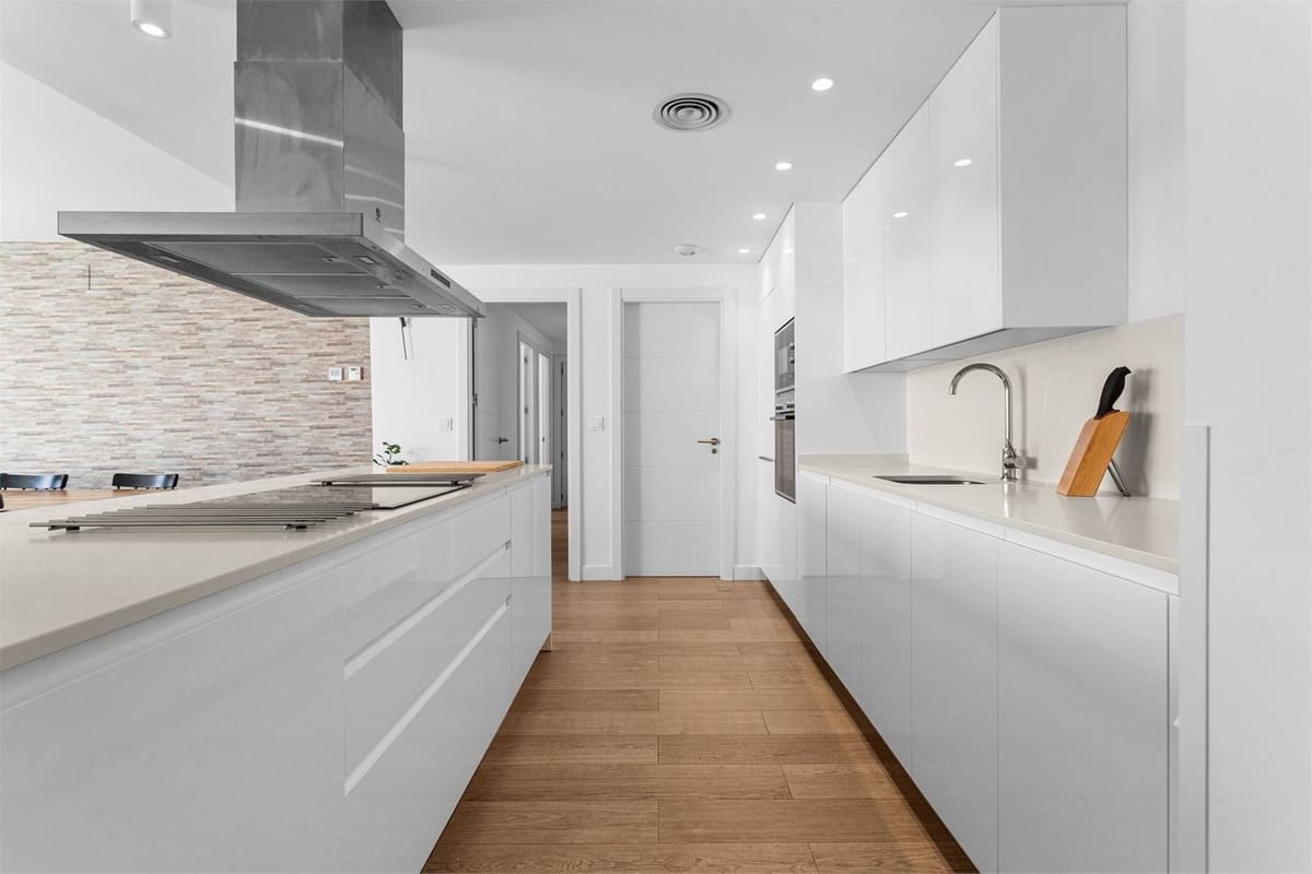 3 bedroom Apartment for sale in Mijas Costa with pool garage - € 619,000 (Ref: 9379310)