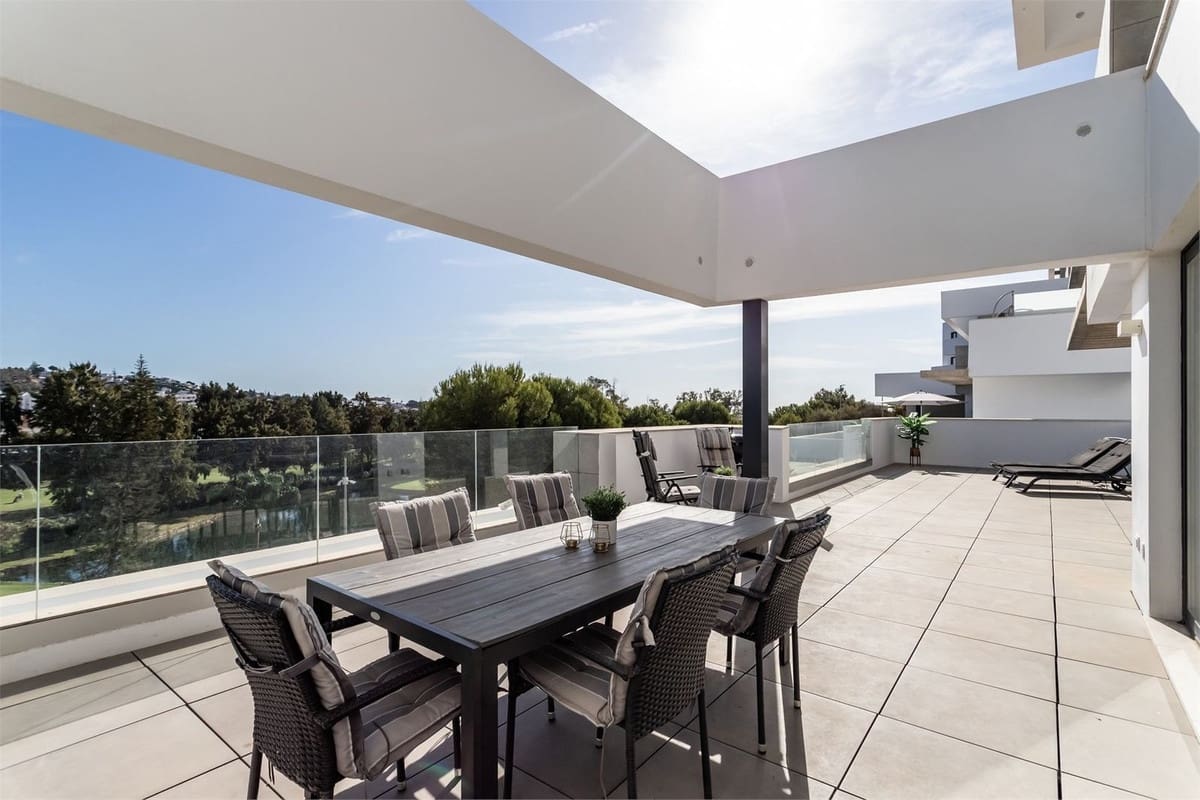 3 bedroom Apartment for sale in Mijas Costa with pool garage - € 619,000 (Ref: 9379310)